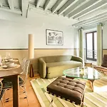 Appartement Design Et Confortable Au Coeur Du Marais